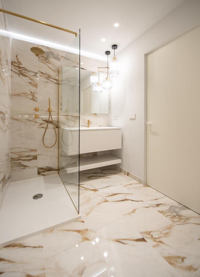 We - Lagrange19 - Luxury * Turín